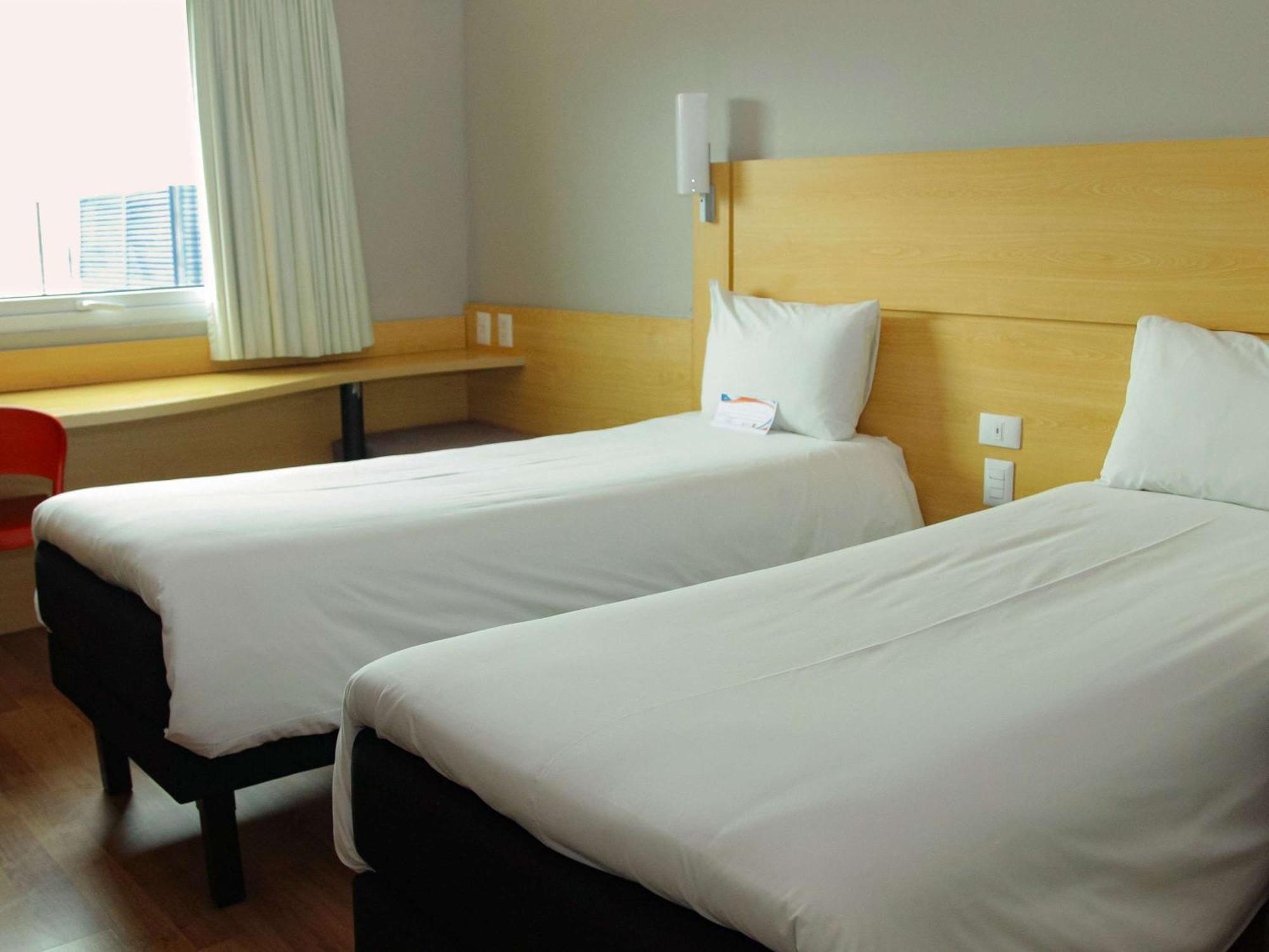 Hotel ibis Puerto Montt Esterno foto